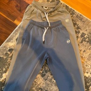 VINEYARD VINES BOYS 2 pair dry fit sweats